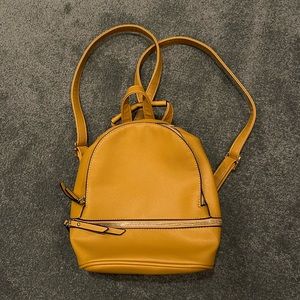 Gold mini pack pack purse